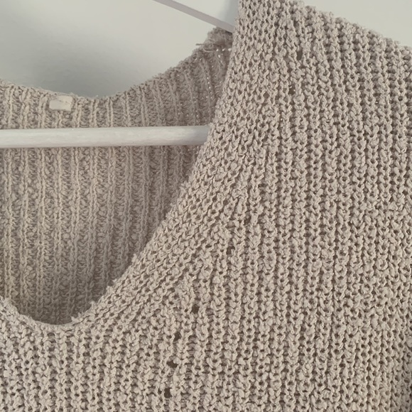 • White Knit Sweater • - Picture 3 of 7